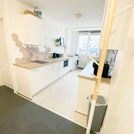 Privee Dans Partage Pelletan - - Tram A - Wifi - Ref C2