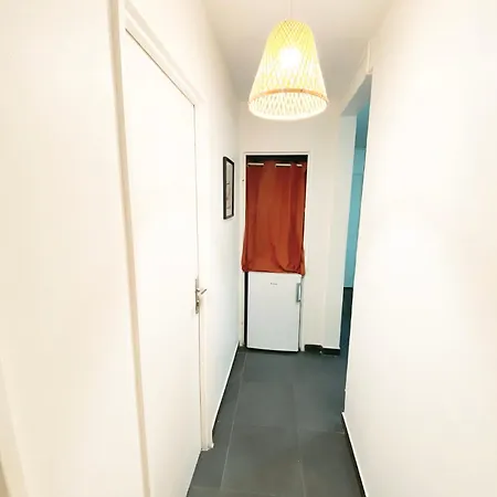 Проживание в семье Privee Dans Partage Pelletan - - Tram A - Wifi - Ref C2