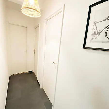 Privee Dans Partage Pelletan - - Tram A - Wifi - Ref C2 * Сенон